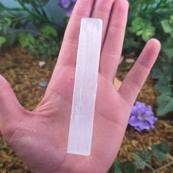 Small Raw Selenite Stick, Wand #23 - Picture 3 of 3